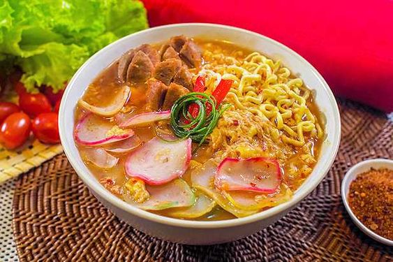 Bite-Sized Bliss: Seblak Pelangi's Irresistible Flavors