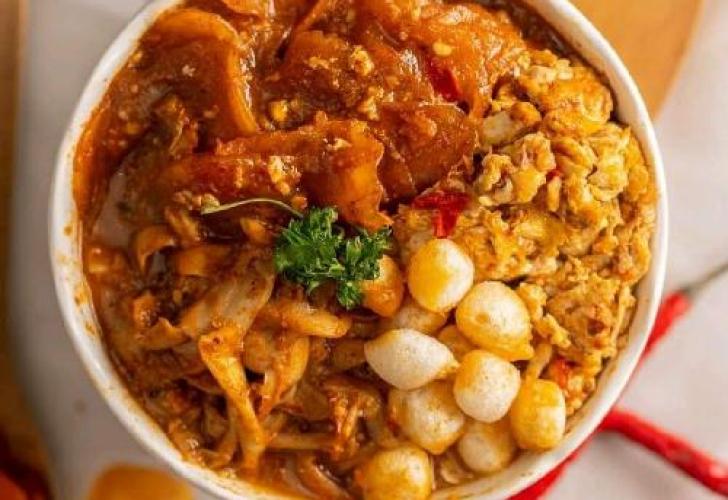 Seblak Pelangi: Flavorful Bites on Jeruklegi's Riverside